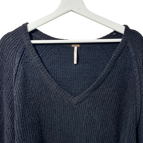 Free People Women Black High Low V Neck Soft Chunky Sweater Size Small - Picture 5 of 10
